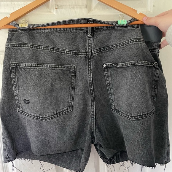 H&M Black Denim Shorts - Picture 4 of 4